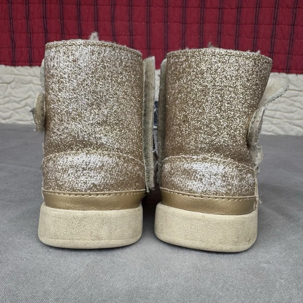 Size 4/5 - UGG Sparkly Gold Boots, Toddler Girls Winter Snow Boots‎